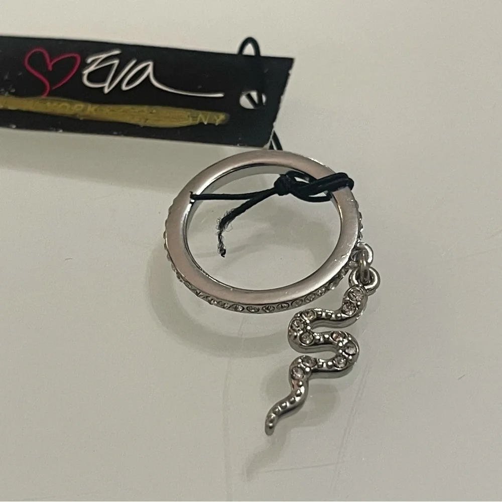 3x$25 ❤️ New York & Co Dangling Snake Ring ❤️ size 6, 7, 8 - Picture 3 of 8